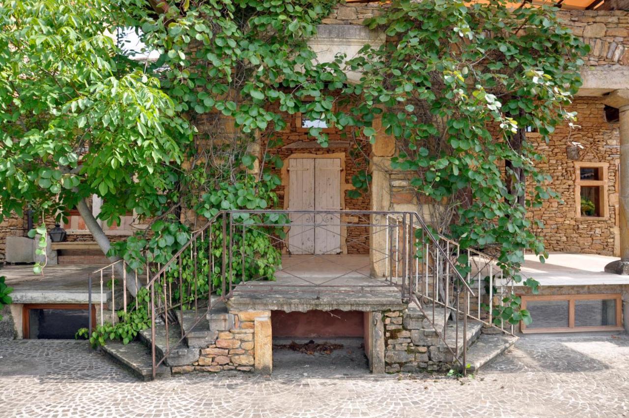 Domaine De La Ruisseliere Hotel Lacenas Exterior photo